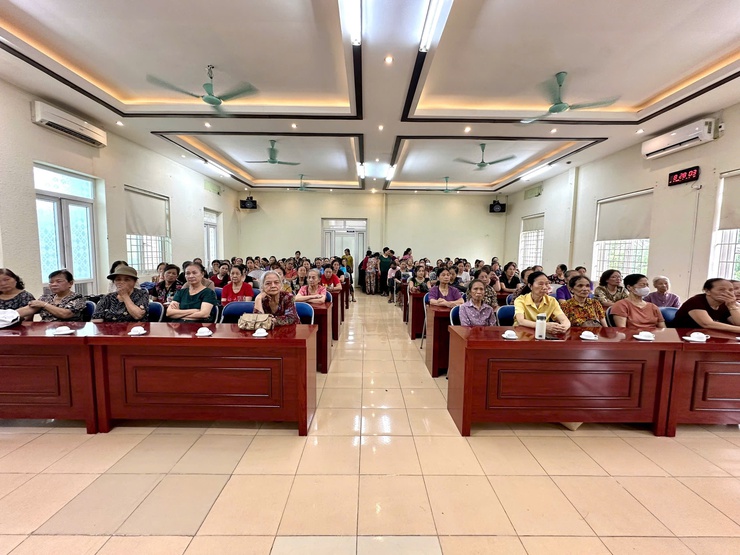 NGƯỜI DÂN XÃ THANH TRÌ TÍCH CỰC THAM GIA CHIẾN DỊCH TRUYỀN THÔNG LỒNG GHÉP CUNG CẤP DỊCH VỤ CHĂM SÓC SỨC KHỎE SINH SẢN, KẾ HOẠCH HÓA GIA ĐÌNH VÀ NÂNG CAO CHẤT LƯỢNG DÂN SỐ NĂM 2026- Ảnh 1.