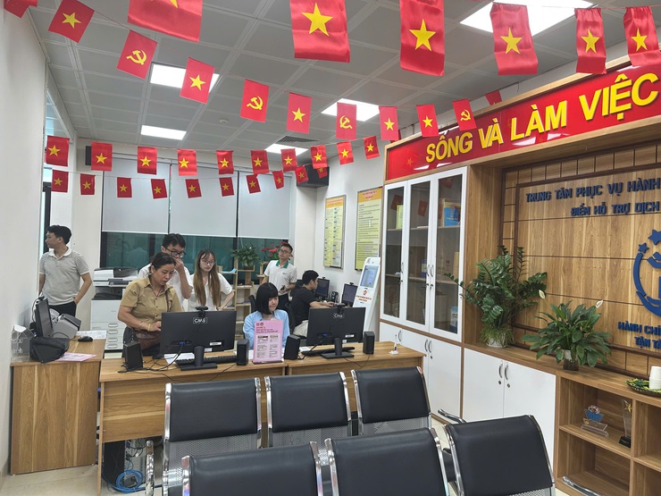 Phường Ô Chợ Dừa đón tiếp và làm việc với đoàn công tác UBND xã Đồng Đăng, tỉnh Lạng Sơn về công tác cải cách hành chính và chuyển đổi số- Ảnh 3.
