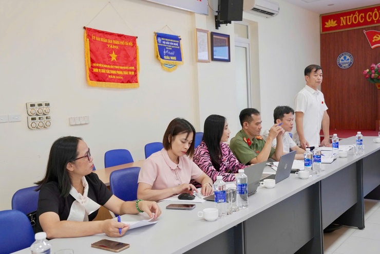 Ban Văn hóa – Xã hội HĐND xã Thiên Lộc khảo sát việc thực hiện Đề án bảo vệ Quốc phòng - An ninh tại Nhà máy nước Bắc Thăng Long- Ảnh 5.