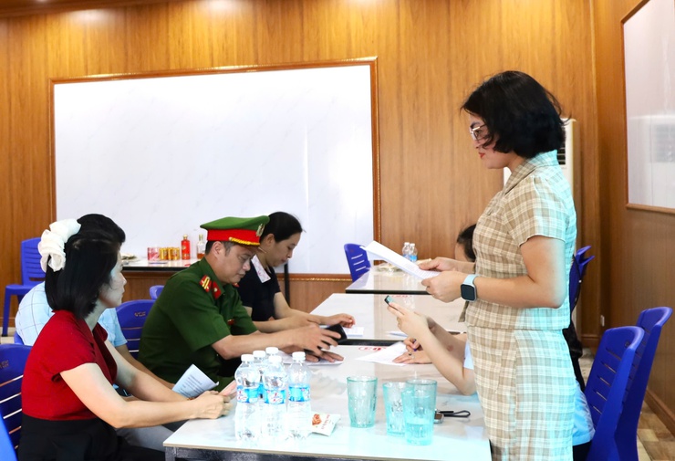 Sau kiểm tra an toàn thực phẩm: Nhiều cơ sở kinh doanh tại Quang Minh chuyển biến tích cực- Ảnh 1.