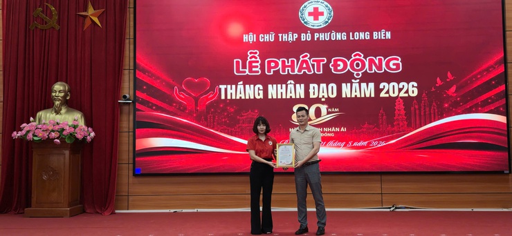 Phát huy vai trò nòng cốt trong công tác nhân đạo, Hội Chữ thập đỏ phường Long Biên phát động “Tháng Nhân đạo” năm 2026 với Chủ đề: “80 năm hành trình nhân ái vì cộng đồng”- Ảnh 1.