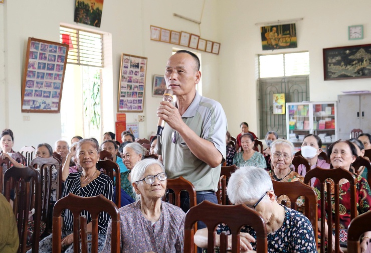 Trạm y tế xã Quảng Bị truyền thông hướng dẫn theo dõi sức khoẻ, phát hiện sớm bệnh tăng huyết áp, đái tháo đường- Ảnh 4.