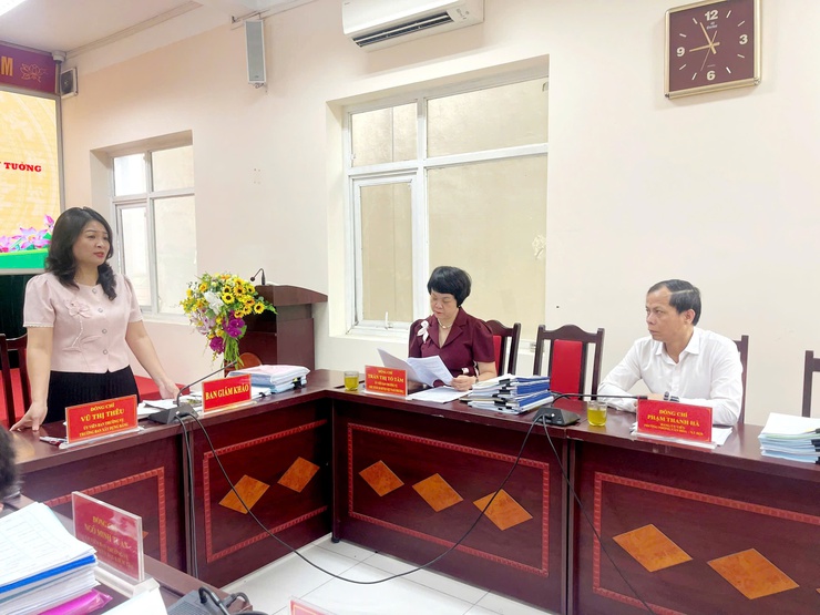Tổ chức chấm thi Cuộc thi chính luận về bảo vệ nền tảng tư tưởng của Đảng lần thứ sáu, năm 2026
- Ảnh 2.