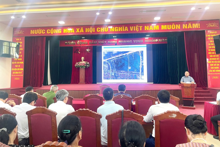 ỦY BAN NHÂN DÂN XÃ VĨNH THANH TỔ CHỨC HỘI NGHỊ THÔNG TIN VÀ TRIỂN KHAI CÔNG TÁC GPMB THỰC HIỆN DỰ ÁN XÂY DỰNG HOÀN THIỆN HTKT XUNG QUANH TRUNG TÂM GIAO LƯU HÀNG HÓA HUYỆN ĐÔNG ANH( NAY THUỘC XÃ VĨNH THANH)- Ảnh 11.
