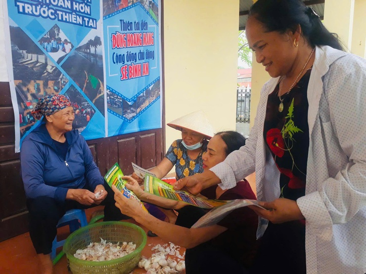 HỘI LHPN XÃ PHÚC THỌ PHỐI HỢP VỚI PHÒNG KINH TẾ TUYÊN TRUYỀN PHÒNG, CHỐNG RÁC THẢI NHỰA VÀ QUẢN LÝ CHẤT THẢI RẮN SINH HOẠT- Ảnh 3.