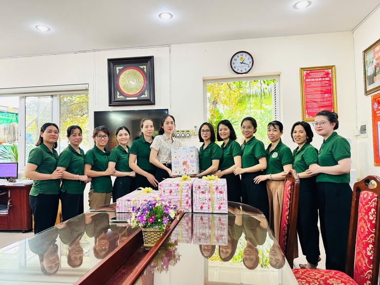 Công đoàn phường Long Biên chăm lo toàn diện sức khỏe người lao động để an tâm cống hiến- Ảnh 2.