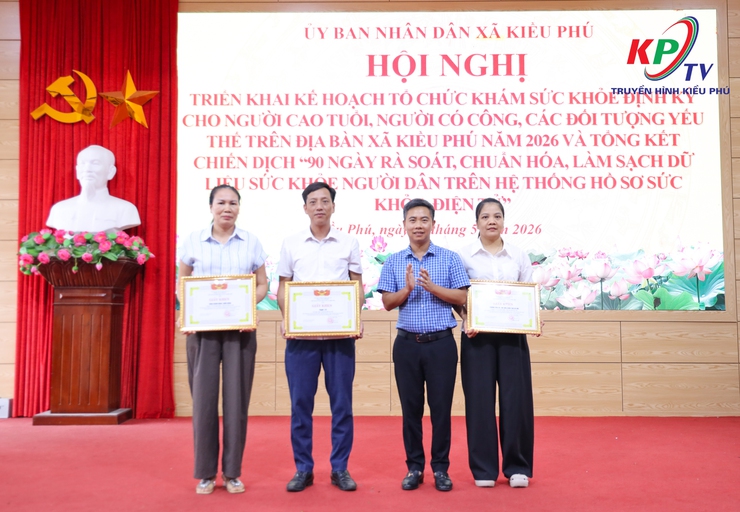 UBND xã Kiều Phú triển khai kế hoạch khám sức khỏe định kỳ cho người cao tuổi, người có công và tổng kết Chiến dịch làm sạch dữ liệu sức khỏe điện tử- Ảnh 7.