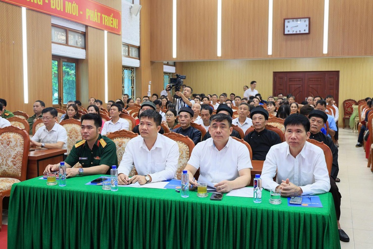 ĐẢNG ỦY – HĐND – UBND – UB MTTQ VIỆT NAM XÃ THƯ LÂM TỔ CHỨC HỘI NGHỊ TỔNG KẾT CÔNG TÁC QUẢN LÝ, TỔ CHỨC LỄ HỘI 6 THÁNG ĐẦU NĂM 2026- Ảnh 1.