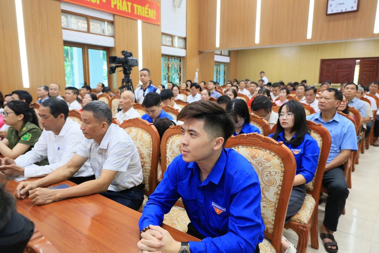 ĐẢNG ỦY – HĐND – UBND – UB MTTQ VIỆT NAM XÃ THƯ LÂM TỔ CHỨC HỘI NGHỊ TỔNG KẾT CÔNG TÁC QUẢN LÝ, TỔ CHỨC LỄ HỘI 6 THÁNG ĐẦU NĂM 2026- Ảnh 6.