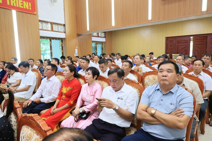 ĐẢNG ỦY – HĐND – UBND – UB MTTQ VIỆT NAM XÃ THƯ LÂM TỔ CHỨC HỘI NGHỊ TỔNG KẾT CÔNG TÁC QUẢN LÝ, TỔ CHỨC LỄ HỘI 6 THÁNG ĐẦU NĂM 2026- Ảnh 7.