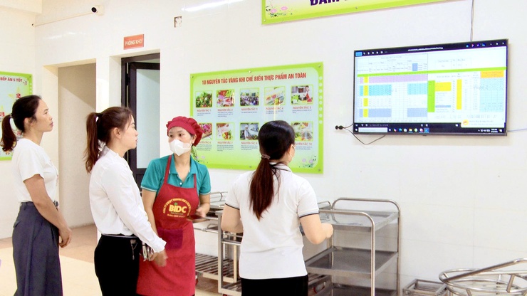 BAN VĂN HÓA – XÃ HỘI HĐND XÃ THƯ LÂM GIÁM SÁT CÔNG TÁC BẢO ĐẢM VỆ SINH AN TOÀN THỰC PHẨM TẠI TRƯỜNG MẦM NON THƯ LÂM
- Ảnh 9.