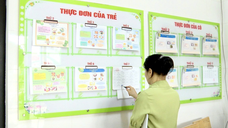 BAN VĂN HÓA – XÃ HỘI HĐND XÃ THƯ LÂM GIÁM SÁT CÔNG TÁC BẢO ĐẢM VỆ SINH AN TOÀN THỰC PHẨM TẠI TRƯỜNG MẦM NON THƯ LÂM
- Ảnh 14.