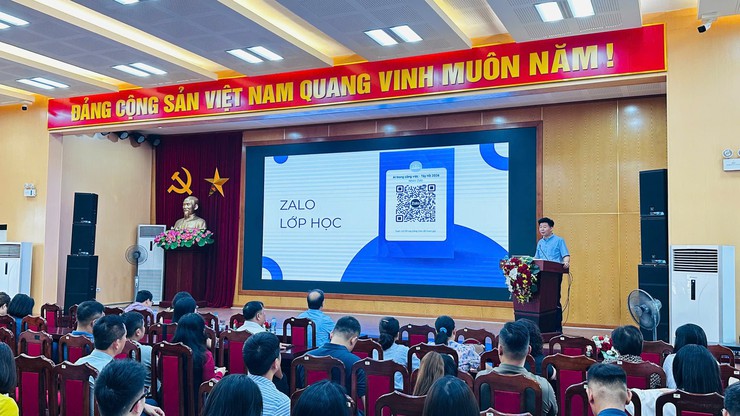 Trung tâm Chính trị phường Tây Hồ tổ chức khai mạc lớp tập huấn kỹ năng khai thác và ứng dụng AI trong thực thi công vụ đối với cán bộ, công chức, viên chức trên địa bàn  các phường Tây Hồ, Hồng Hà, Phú Thượng năm 2026- Ảnh 2.
