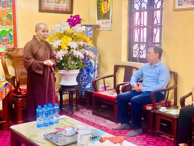 Phường Thanh Liệt thăm, tặng quà các tự viện trên địa bàn nhân dịp Đại lễ Phật đản năm 2026- Ảnh 5.