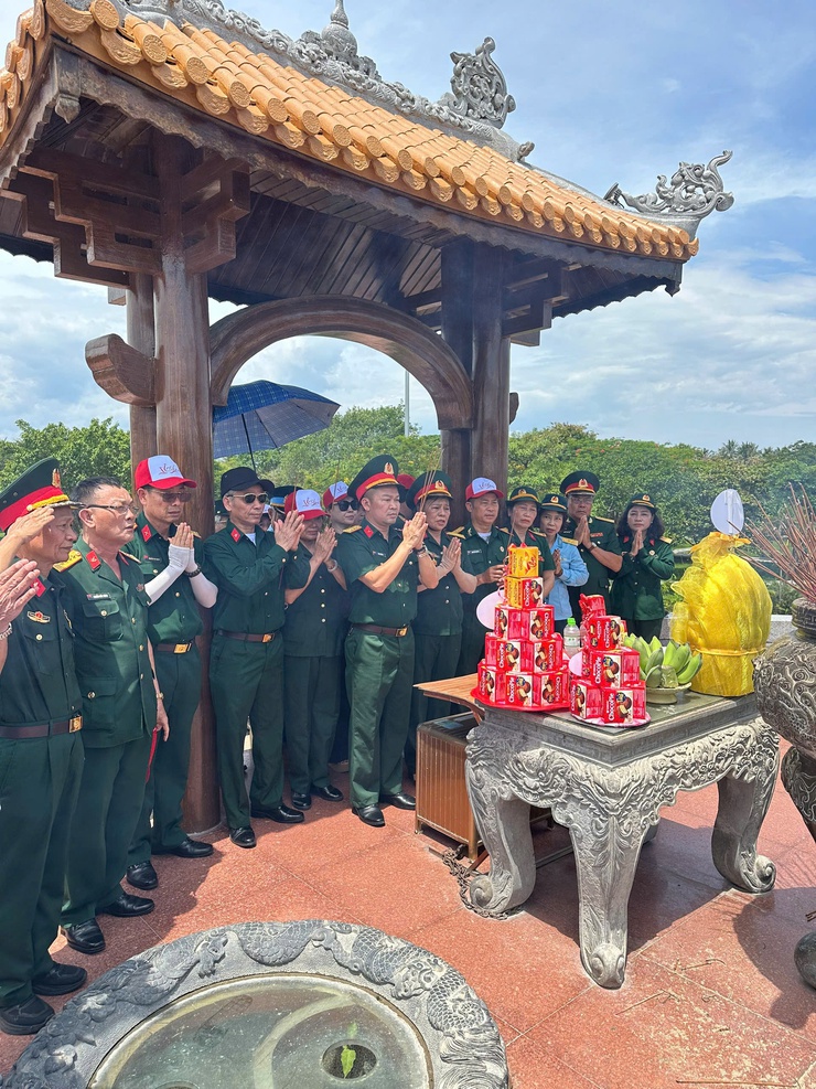 Hội Cựu chiến binh phường Thanh Liệt: Hành trình về nguồn tri ân tại miền Trung – tiếp nối truyền thống “Uống nước nhớ nguồn”- Ảnh 3.