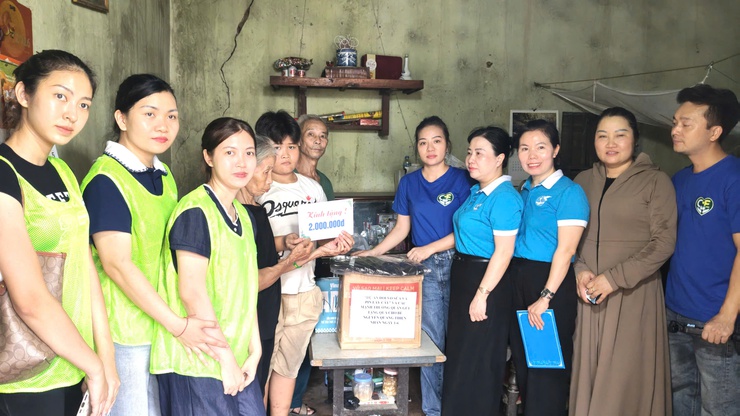 Hội Liên hiệp Phụ nữ xã Đoài Phương tặng quà trẻ em dịp 1/6- Ảnh 6.
