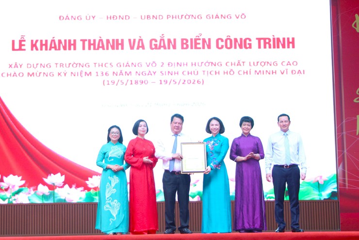 Lễ khánh thành và gắn biển công trình trường THCS Giảng Võ 2 định hướng chất lượng cao- Ảnh 2.