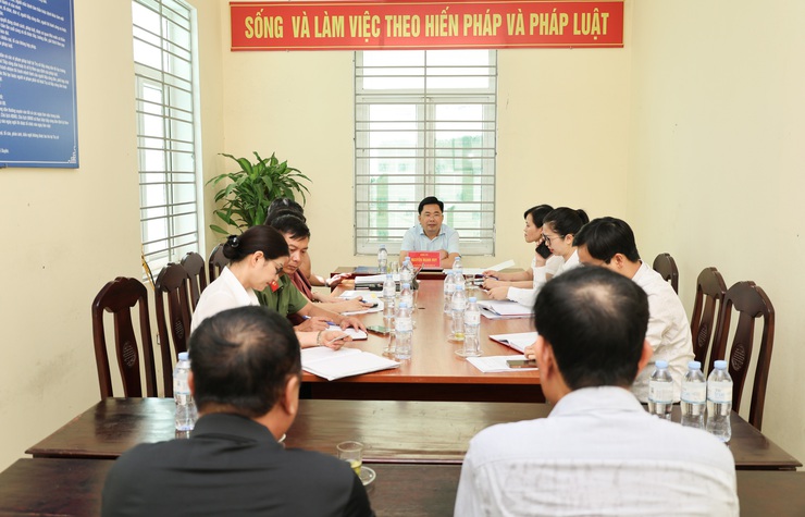 Đồng chí Bí thư Đảng ủy, Chủ tịch HĐND xã chủ trì buổi tiếp công dân theo chuyên đề tháng 5/2026- Ảnh 1.