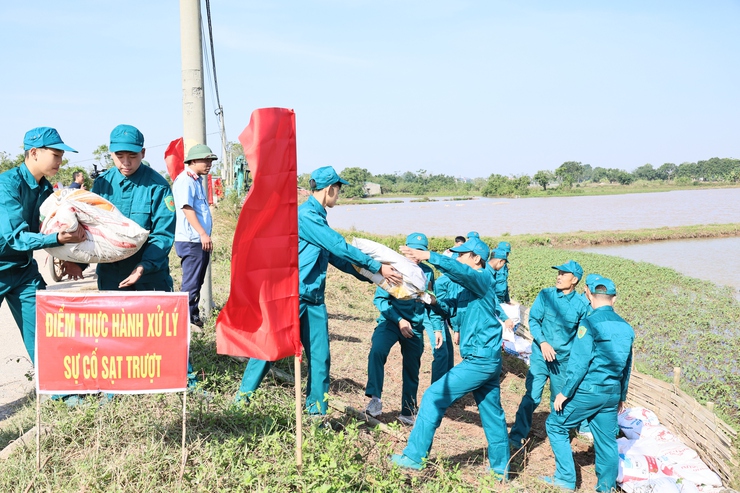 Chủ động ứng phó thiên tai, bảo vệ an toàn cho Nhân dân trước mùa mưa bão- Ảnh 2.