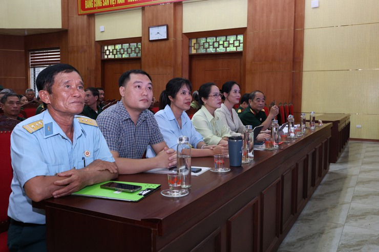 Hội Cựu chiến binh xã Vân Đình tổ chức tọa đàm “Cựu chiến binh tham gia phát triển văn hóa và công nghiệp văn hóa trên địa bàn”- Ảnh 1.