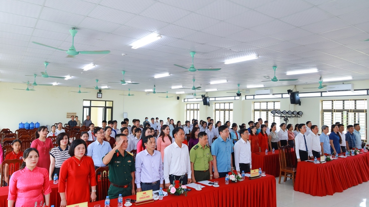Suối Hai vinh danh học sinh xuất sắc và giáo viên tiêu biểu- Ảnh 1.