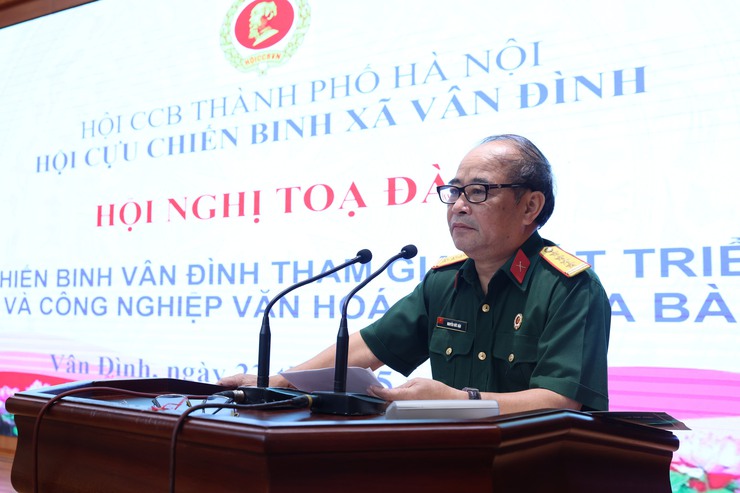 Hội Cựu chiến binh xã Vân Đình tổ chức tọa đàm “Cựu chiến binh tham gia phát triển văn hóa và công nghiệp văn hóa trên địa bàn”- Ảnh 3.