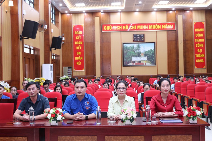 XÃ VÂN ĐÌNH KHAI GIẢNG LỚP TẬP HUẤN CÔNG TÁC ĐỘI VÀ BỒI DƯỠNG NGHIỆP VỤ PHONG TRÀO THIẾU NHI NĂM 2026- Ảnh 1.