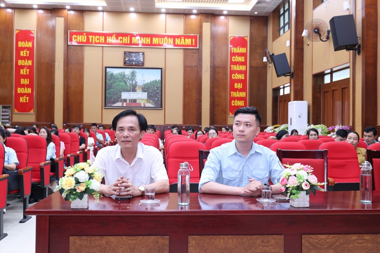 XÃ VÂN ĐÌNH KHAI GIẢNG LỚP TẬP HUẤN CÔNG TÁC ĐỘI VÀ BỒI DƯỠNG NGHIỆP VỤ PHONG TRÀO THIẾU NHI NĂM 2026- Ảnh 2.