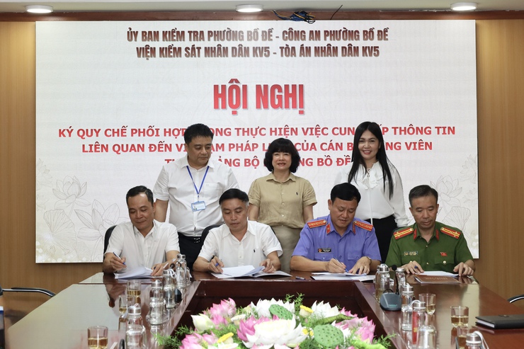 Ủy ban Kiểm tra Đảng ủy phường Bồ Đề ký kết quy chế phối hợp với các cơ quan nội chính: Siết chặt kỷ luật Đảng, tuyệt đối "không có vùng cấm"- Ảnh 3.