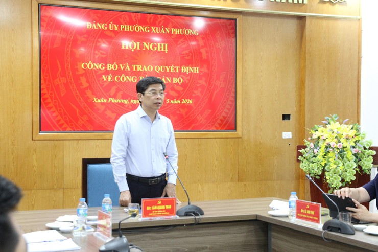 Đảng ủy phường Xuân Phương tổ chức Hội nghị công bố và trao quyết định bổ nhiệm lại Hiệu trưởng Trường THCS Nam Từ Liêm- Ảnh 5.