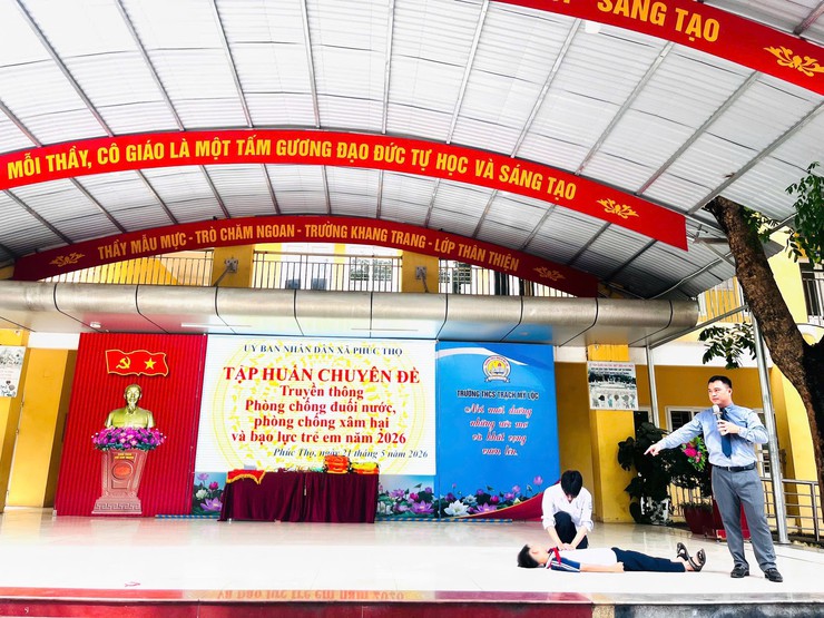Phúc Thọ tăng cường trang bị kỹ năng phòng chống đuối nước, xâm hại và bạo lực trẻ em cho học sinh- Ảnh 4.