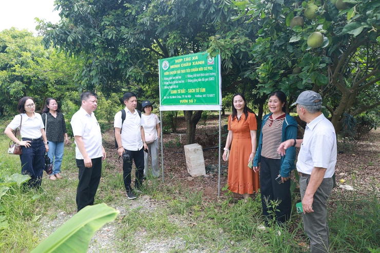 Đoàn Công tác của Sở Du lịch Hà Nội khảo sát, đánh giá tính khả thi và điều kiện đáp ứng để triển khai nhiệm vụ xây dựng sản phẩm du lịch nông nghiệp, nông thôn tại xã Minh Châu.- Ảnh 1.