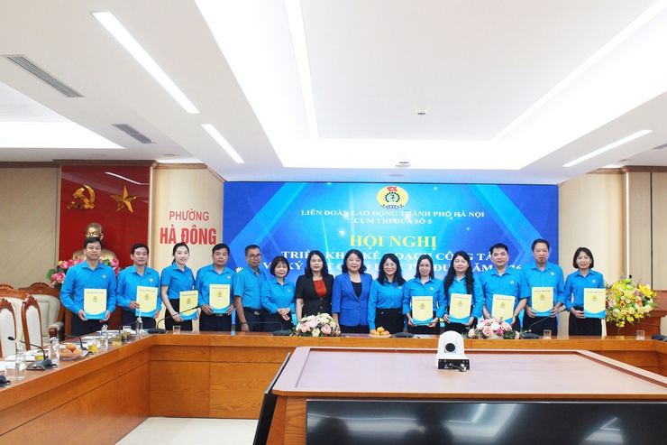 Cụm thi đua số 06  LĐLĐ thành phố Hà Nội triển khai chương trình công tác và ký giao ước thi đua năm 2026- Ảnh 5.