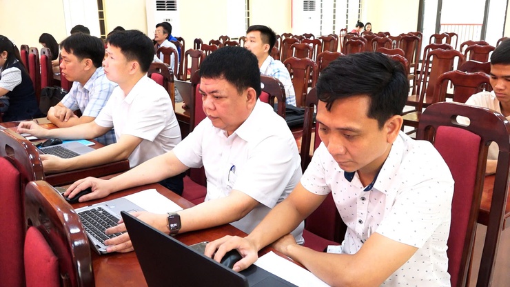 Dân Hòa tổ chức hội nghị tập huấn nghiệp vụ xử lý, giải quyết đơn thư khiếu nại, tố cáo, kiến nghị, phản ánh và hướng dẫn sử dụng nền tảng quản lý công tác khiếu nại, tố cáo quốc gia của Thanh tra Chính phủ năm 2026.- Ảnh 3.