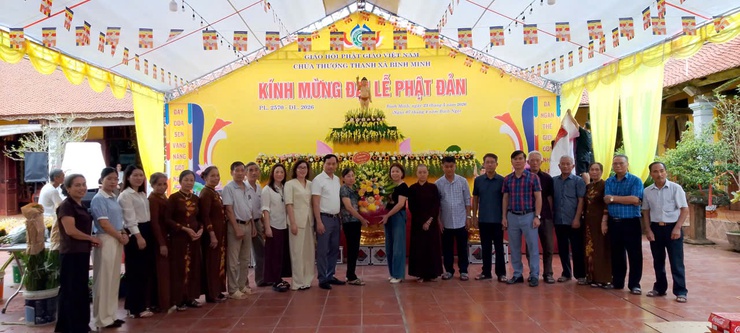 Xã Bình Minh chúc mừng Đại lễ Phật đản: Gắn kết đạo đời, xây dựng quê hương phát triển- Ảnh 2.