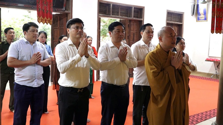 Xã Bình Minh chúc mừng Đại lễ Phật đản: Gắn kết đạo đời, xây dựng quê hương phát triển- Ảnh 6.