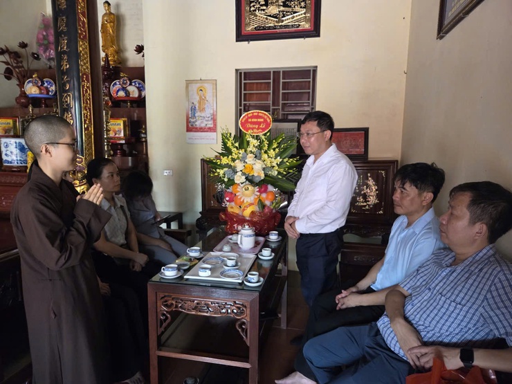 Xã Bình Minh chúc mừng Đại lễ Phật đản: Gắn kết đạo đời, xây dựng quê hương phát triển- Ảnh 3.