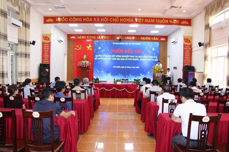 UBND xã Phú Nghĩa tổ chức thành công  phiên đấu giá quyền sử dụng đất công ích cho thuê sản xuất nông nghiệp - Ảnh 1.