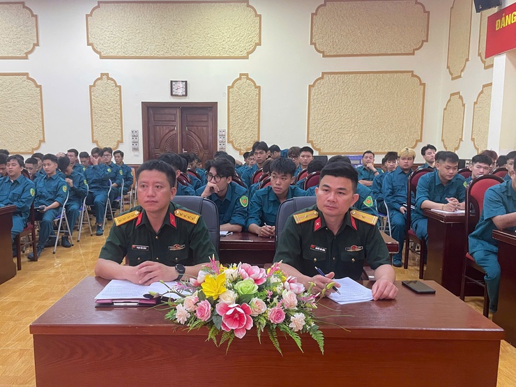 Ban Chỉ huy Quân sự xã Ngọc Hồi tổ chức Khai mạc huấn luyện Dân quân cơ động năm 2026- Ảnh 3.