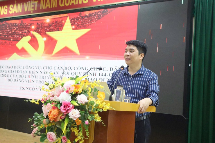 Trung tâm Chính trị phường Từ Liêm tổ chức Lớp bồi dưỡng chuyên đề về giáo dục đạo đức cách mạng cho cán bộ, đảng viên trong thời kỳ mới- Ảnh 2.