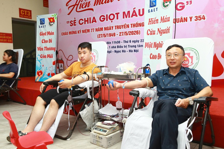 570 đơn vị máu được tiếp nhận tại Chương trình 'Sẻ chia giọt máu hồng'- Ảnh 6.