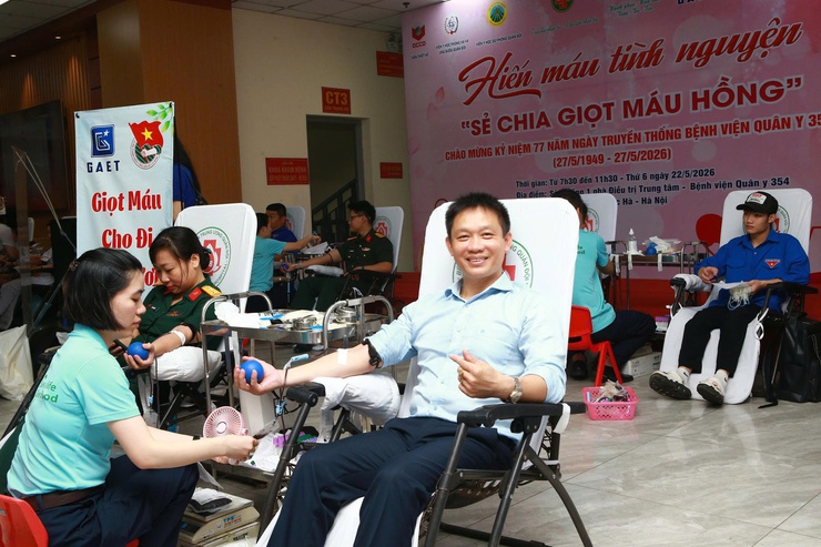 570 đơn vị máu được tiếp nhận tại Chương trình 'Sẻ chia giọt máu hồng'- Ảnh 8.