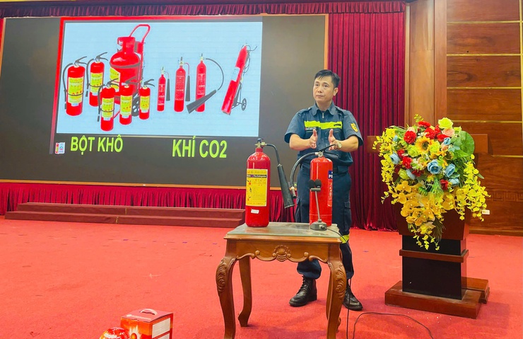 Phúc Thọ tập huấn nghiệp vụ phòng cháy, chữa cháy và cứu nạn, cứu hộ (Lớp 1) năm 2026- Ảnh 2.