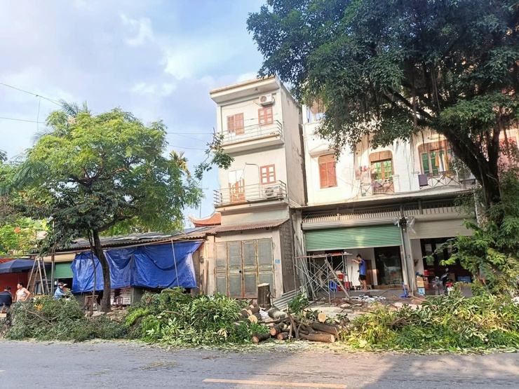 Người dân và lực lượng chức năng khẩn trương giải phóng mặt bằng phục vụ Dự án nâng cấp, mở rộng Quốc lộ 21B- Ảnh 3.