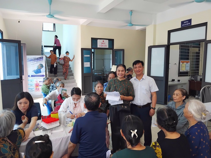 Trạm Y tế phường Chương Mỹ tổ chức tư vấn, khám sức khỏe cho người cao tuổi năm 2026- Ảnh 2.