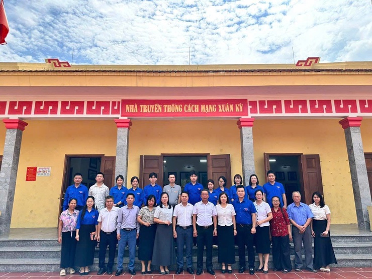 TUỔI TRẺ XÃ SÓC SƠN TIÊN PHONG CHUYỂN ĐỔI SỐ, LAN TỎA GIÁ TRỊ DI SẢN VĂN HÓA – LỊCH SỬ THÔNG QUA CÔNG TRÌNH THANH NIÊN "SỐ HÓA ĐỊA CHỈ ĐỎ- Ảnh 3.