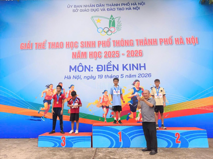 Đội tuyển thể thao phường Long Biên tham dự thi đấu Giải thể thao học sinh phổ thông thành phố Hà Nội năm học 2025 – 2026- Ảnh 1.