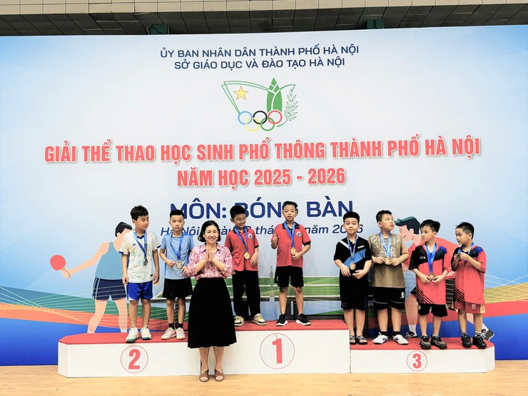 Đội tuyển thể thao phường Long Biên tham dự thi đấu Giải thể thao học sinh phổ thông thành phố Hà Nội năm học 2025 – 2026- Ảnh 4.
