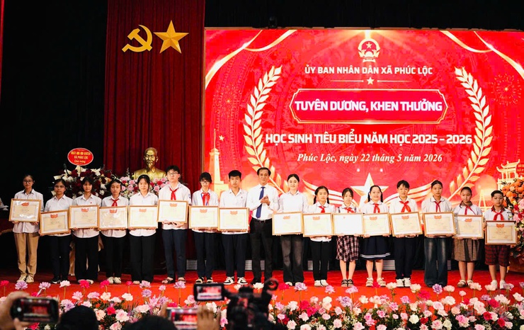 Phúc Lộc tuyên dương, khen thưởng cho 270 học sinh có thành tích tiêu biểu xuất sắc năm học 2025 - 2026- Ảnh 8.
