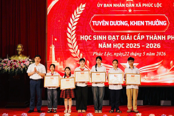 Phúc Lộc tuyên dương, khen thưởng cho 270 học sinh có thành tích tiêu biểu xuất sắc năm học 2025 - 2026- Ảnh 11.